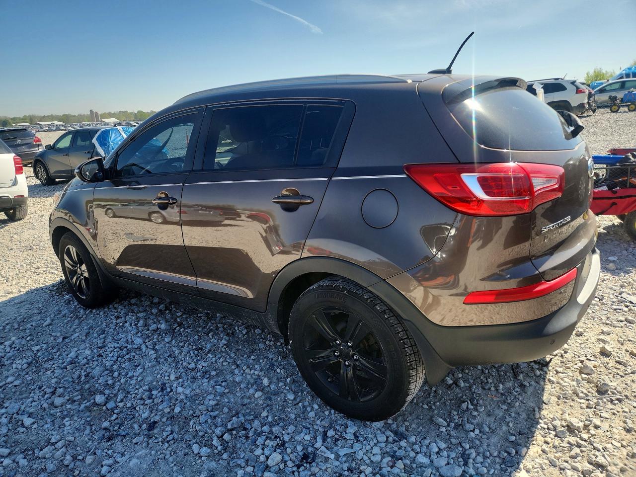 KIA SPORTAGE 2011 — 3