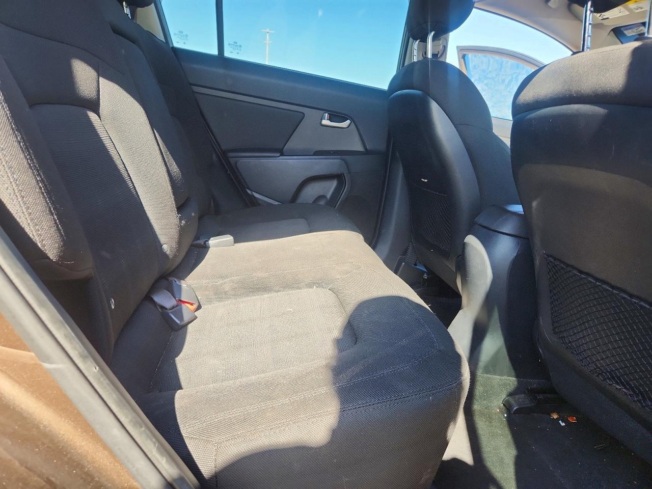 KIA SPORTAGE 2011 — 12