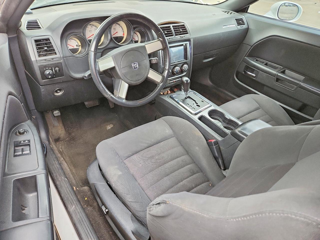 DODGE CHALLENGER 2010 — 9