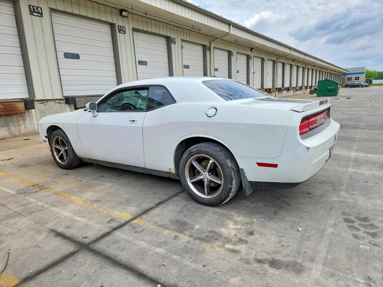 DODGE CHALLENGER 2010 — 3