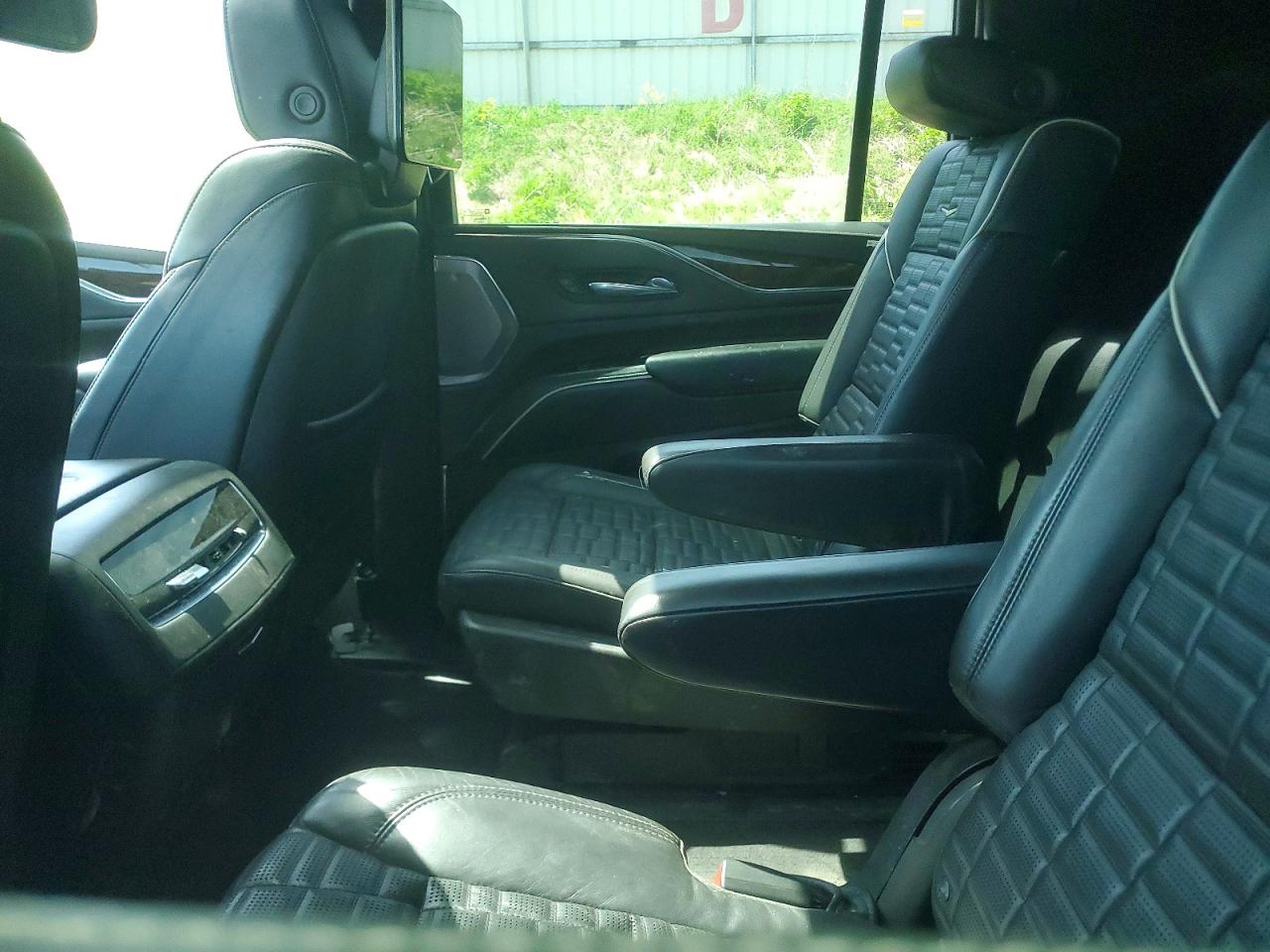 CADILLAC ESCALADE 2021 — 12