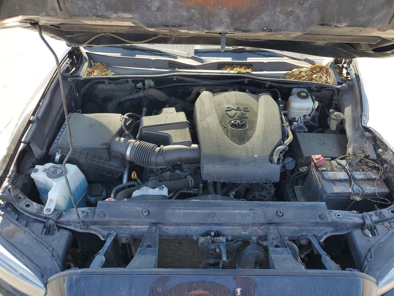 TOYOTA TACOMA 2021 — 12