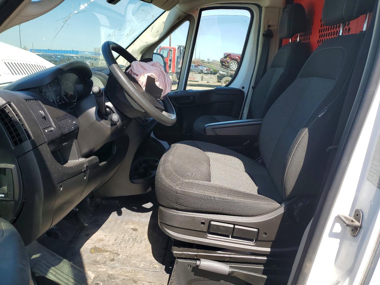 RAM PROMASTER 1500 2019 — 8