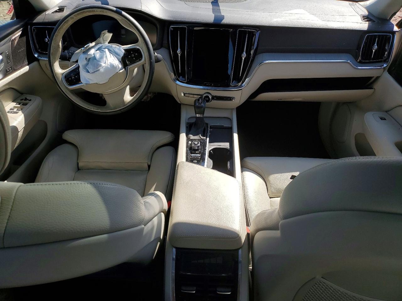 VOLVO S60 2021 — 9