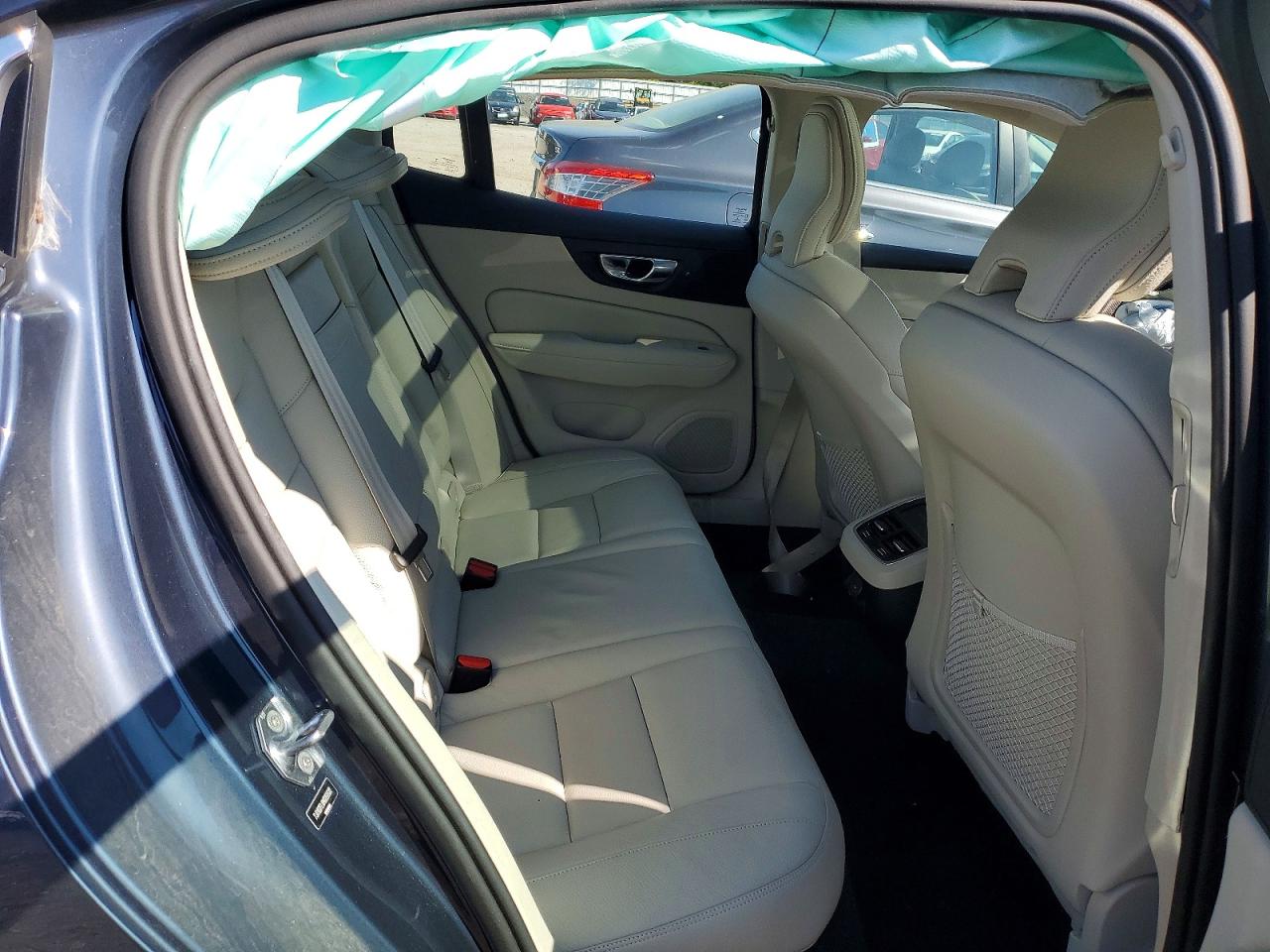 VOLVO S60 2021 — 11