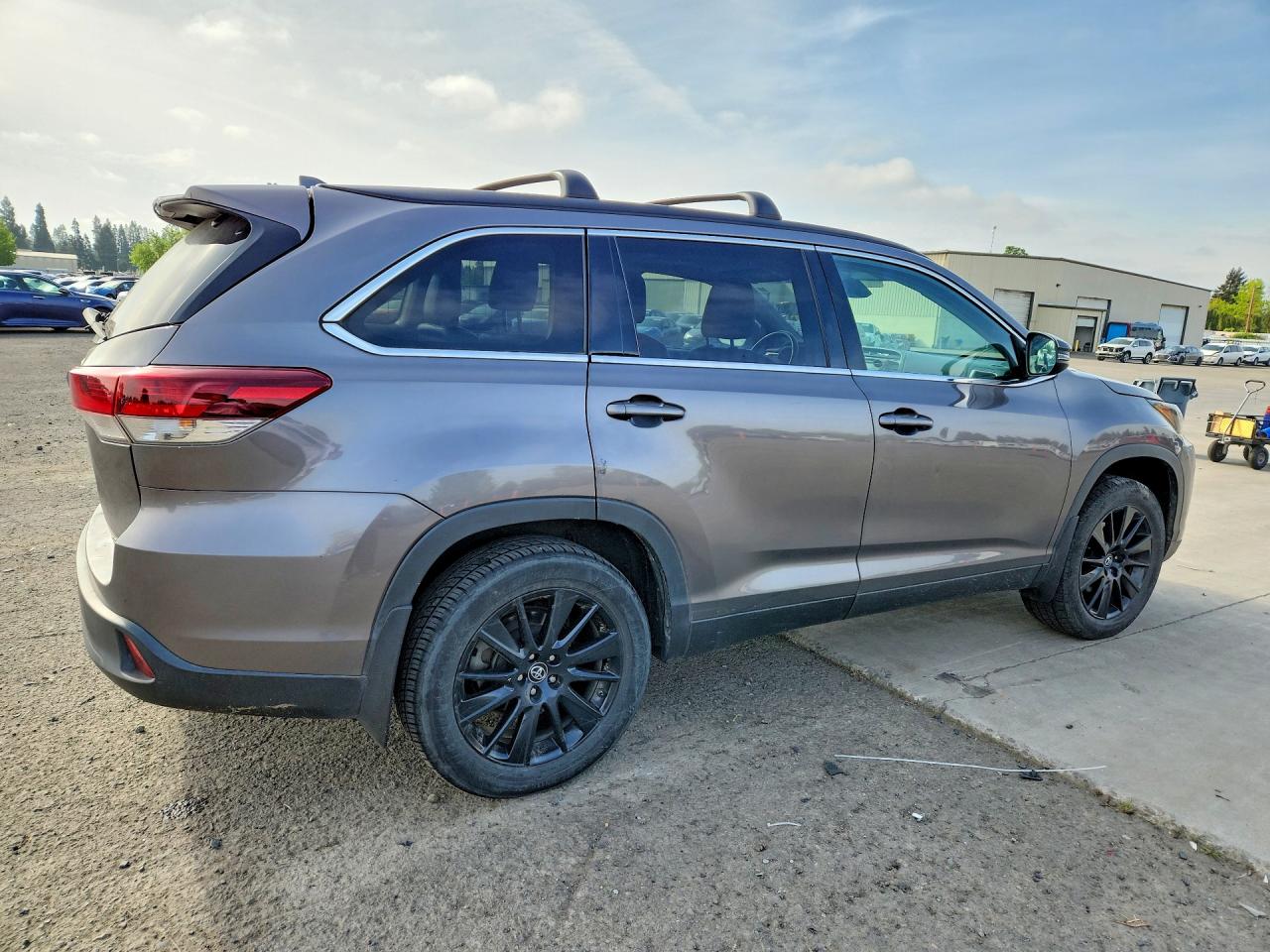 TOYOTA HIGHLANDER 2019 — 4