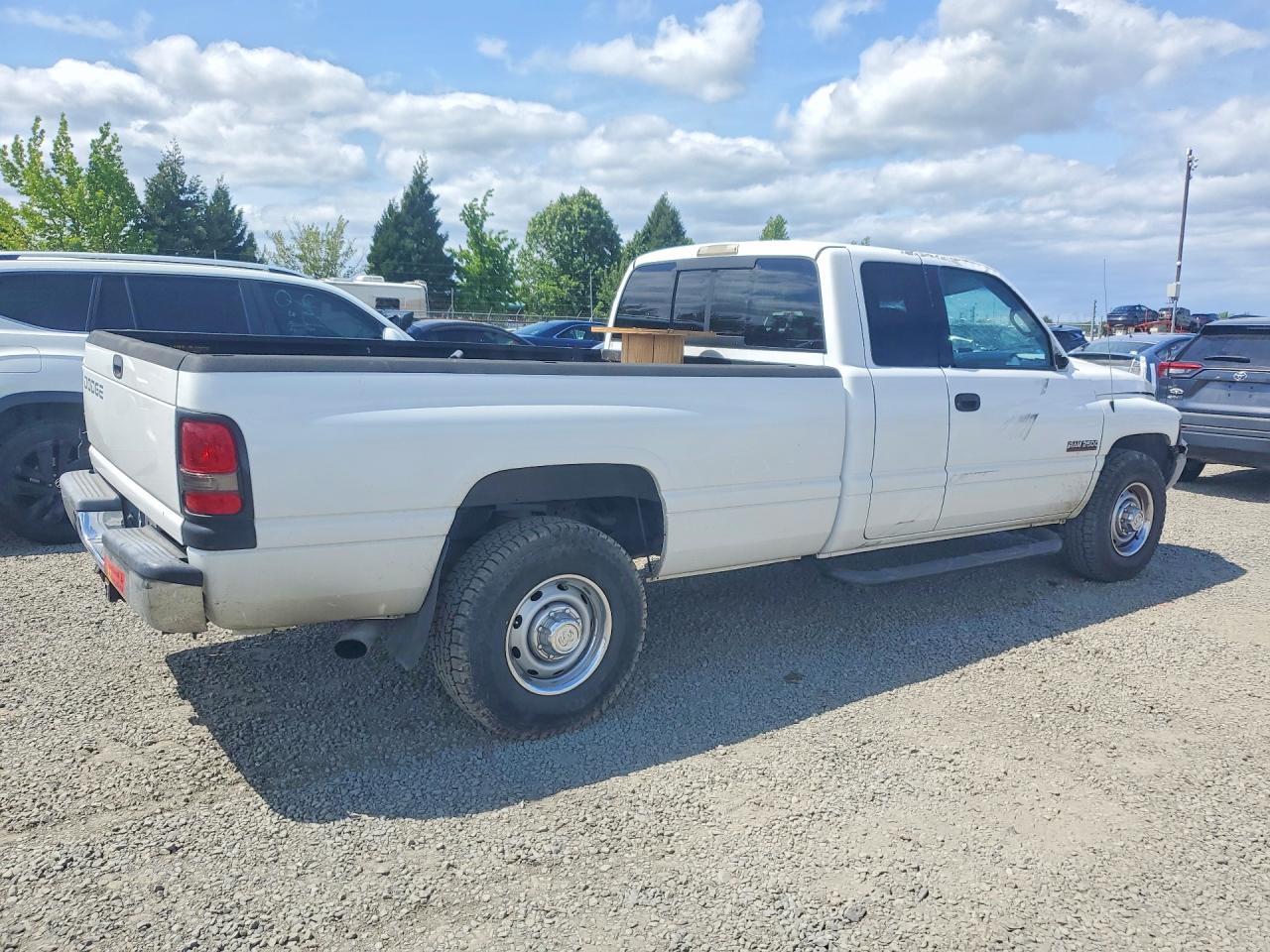 DODGE RAM 2500 2001 — 4