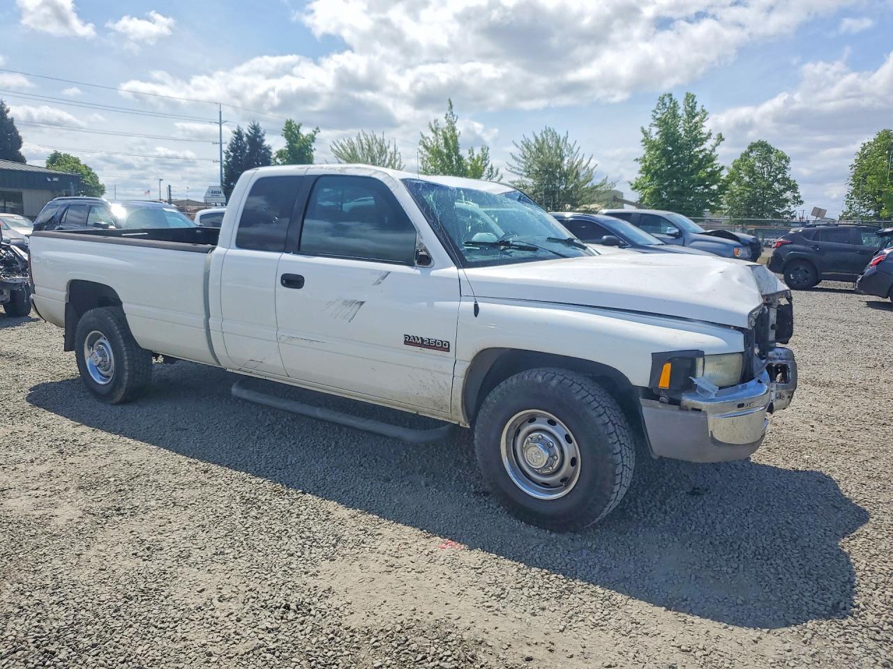 DODGE RAM 2500 2001 — 5