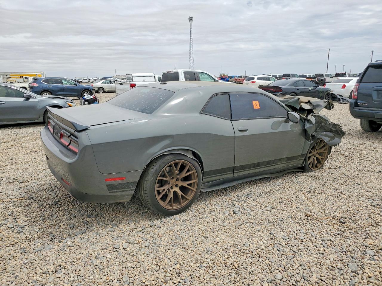 DODGE CHALLENGER 2017 — 4