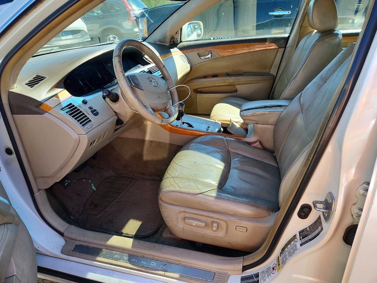 TOYOTA AVALON 2005 — 8
