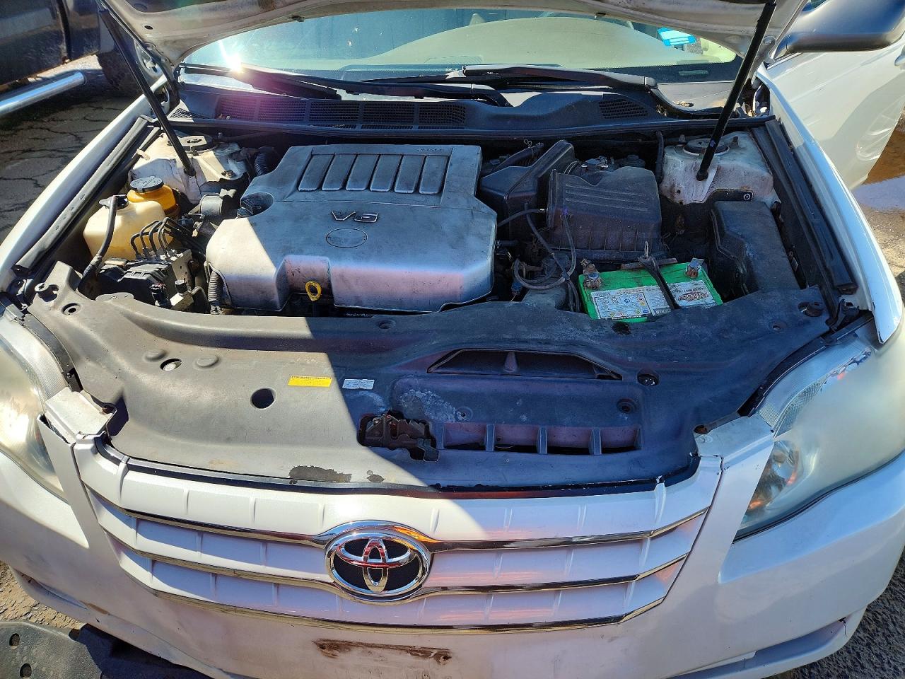 TOYOTA AVALON 2005 — 12