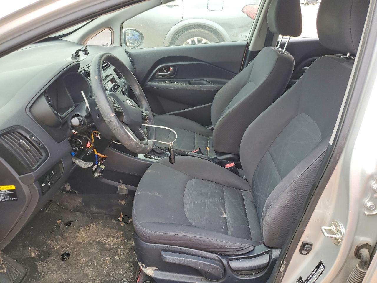 KIA RIO 2013 — 8