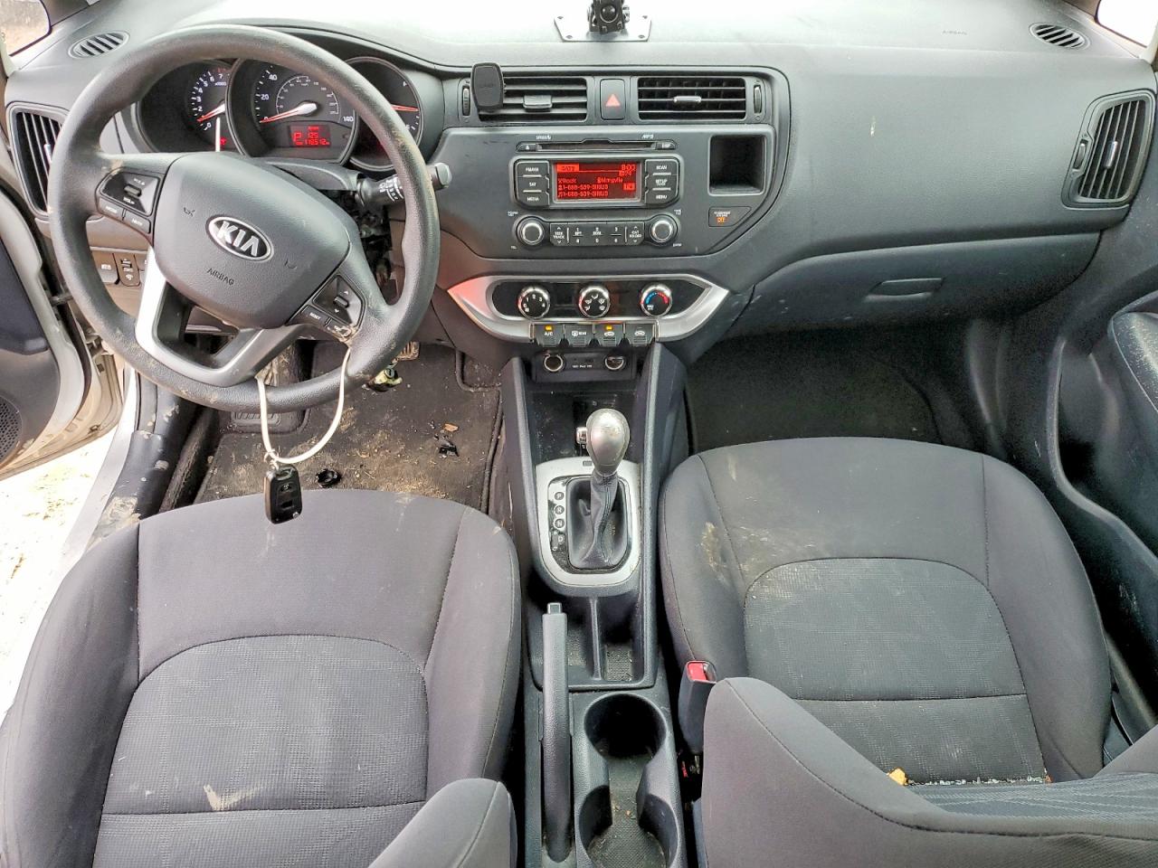KIA RIO 2013 — 9