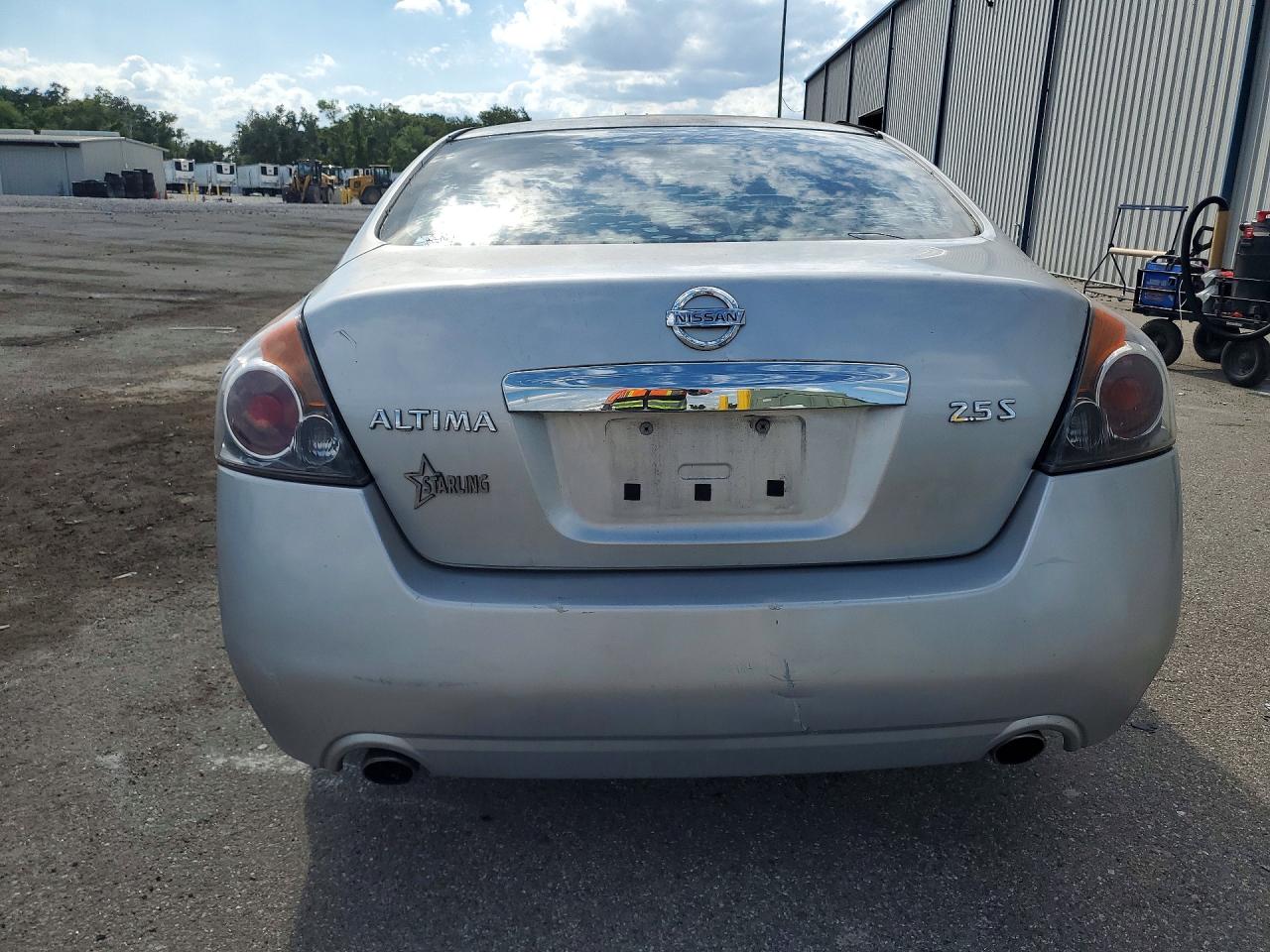 NISSAN ALTIMA 2010 — 7