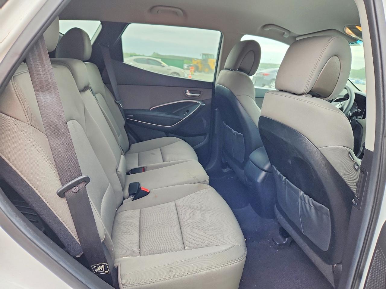 HYUNDAI SANTA FE SPORT 2017 — 11