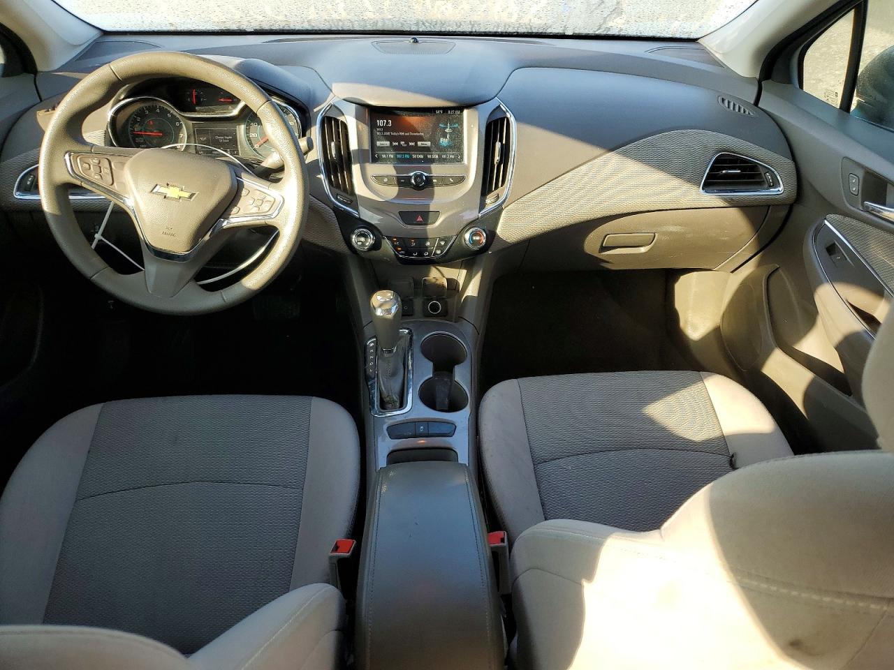 CHEVROLET CRUZE 2018 — 9