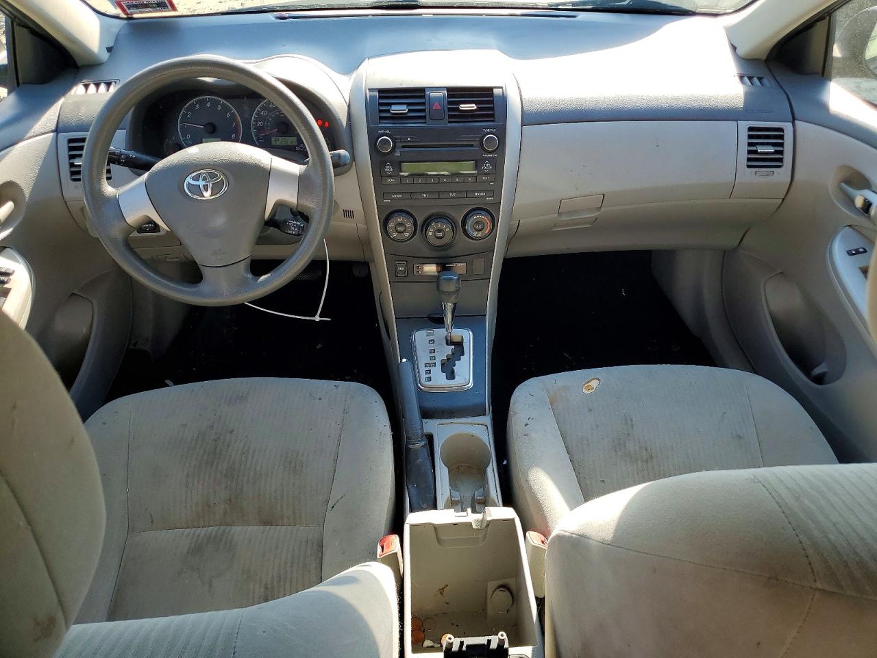 TOYOTA COROLLA 2010 — 9