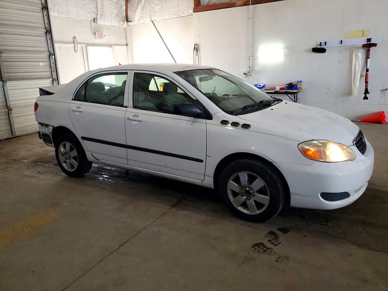 TOYOTA COROLLA 2005 — 5
