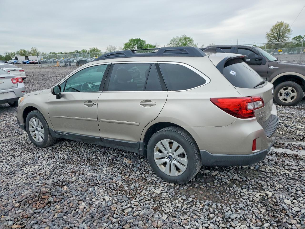 SUBARU OUTBACK 2017 — 3