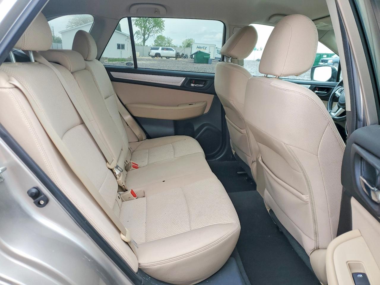 SUBARU OUTBACK 2017 — 12
