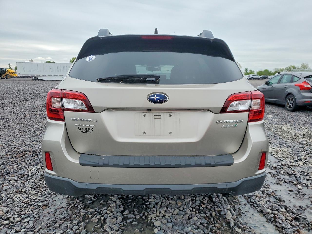 SUBARU OUTBACK 2017 — 7