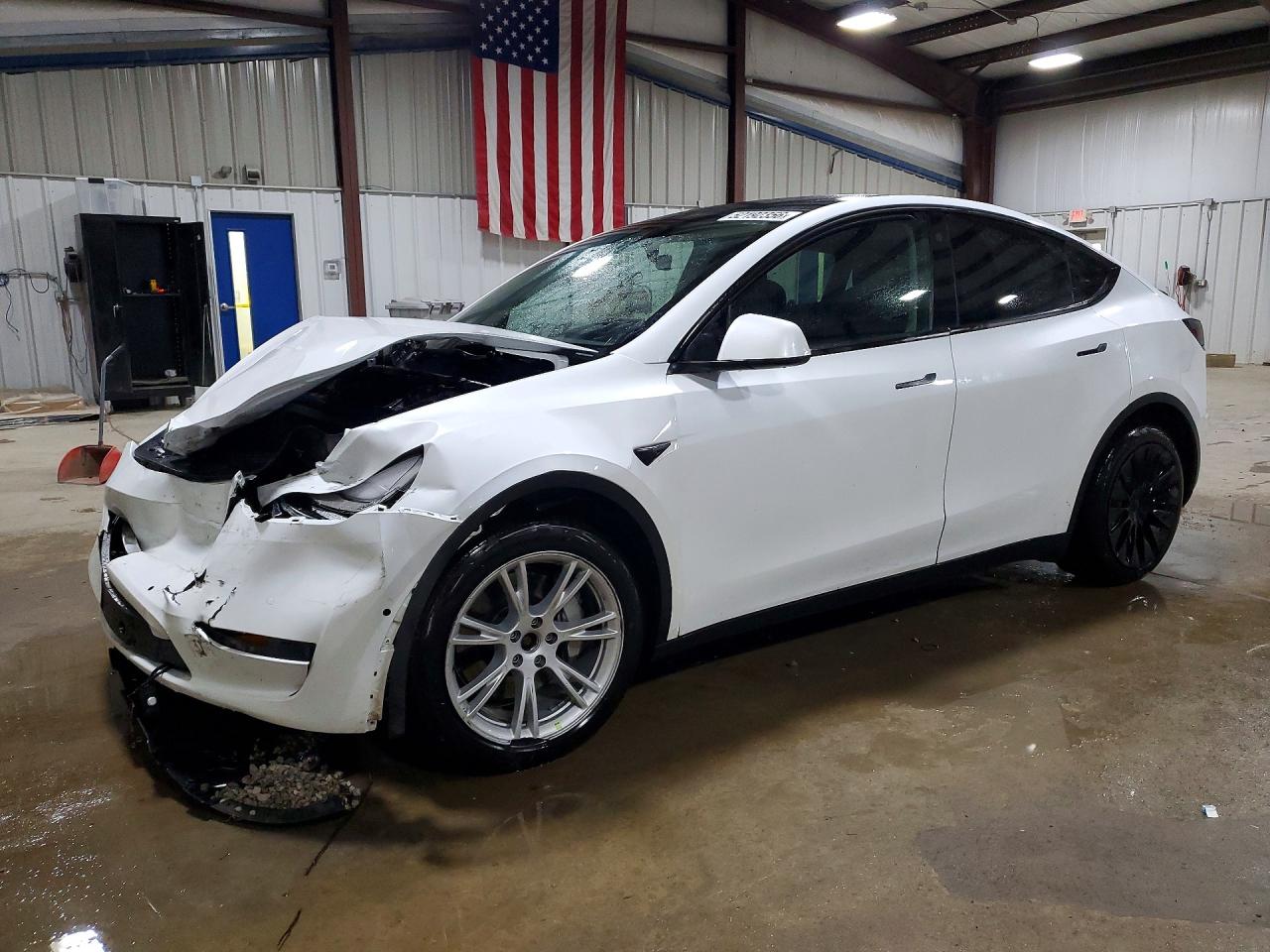 TESLA MODEL Y 2022 — 2