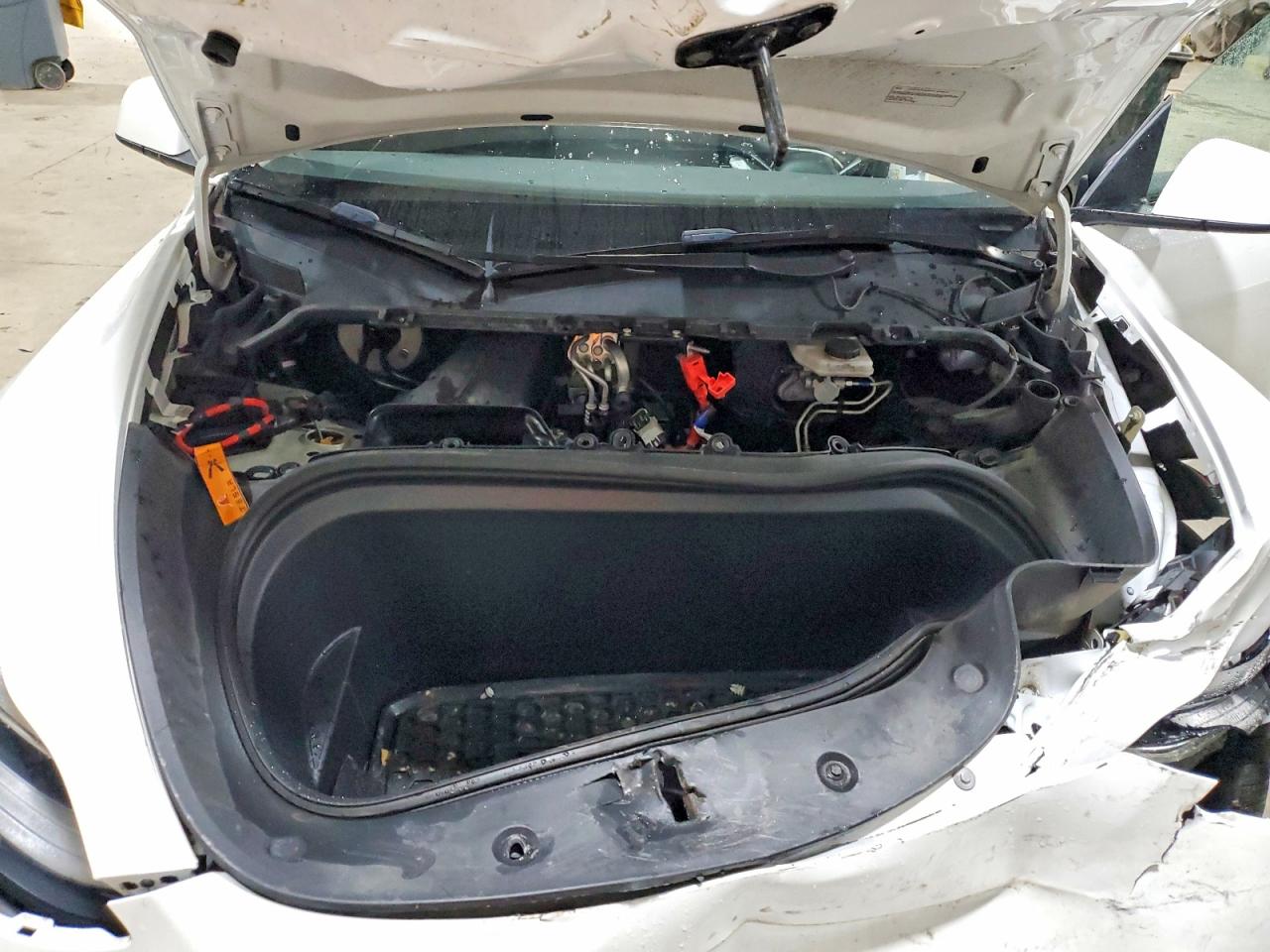TESLA MODEL Y 2022 — 13