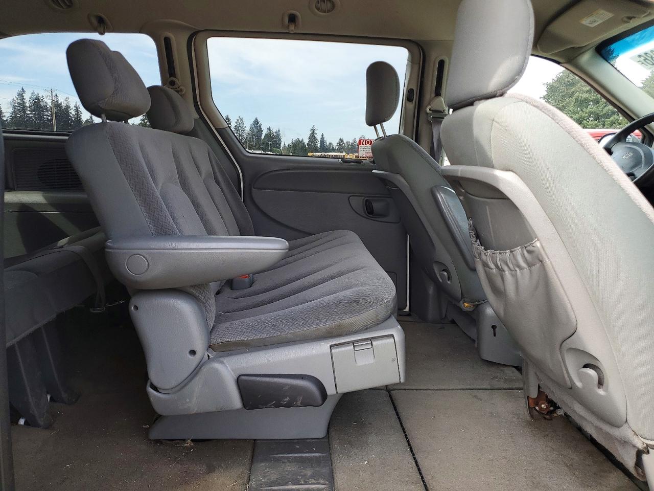 DODGE GRAND CARAVAN 2005 — 12