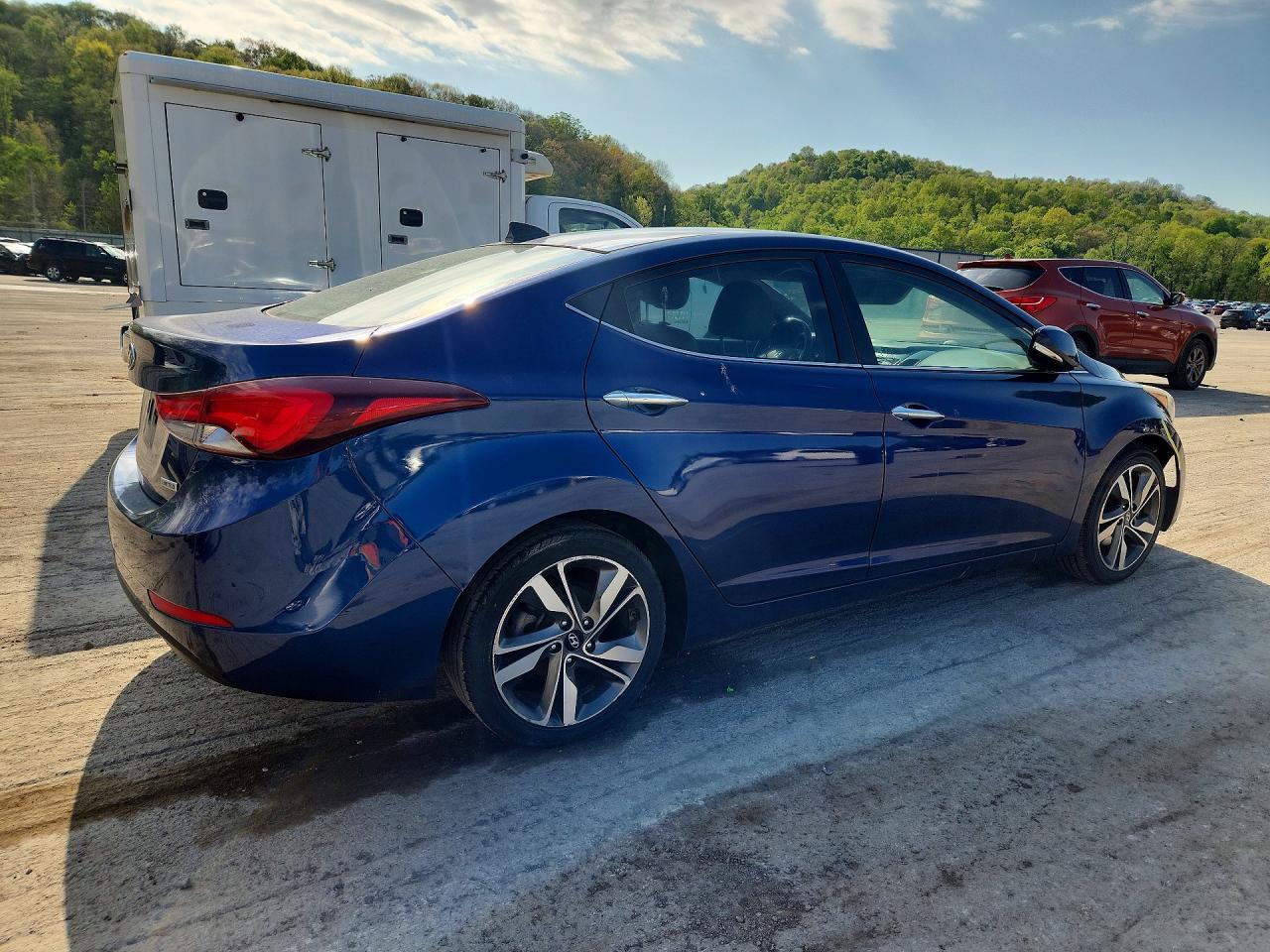HYUNDAI ELANTRA 2015 — 4