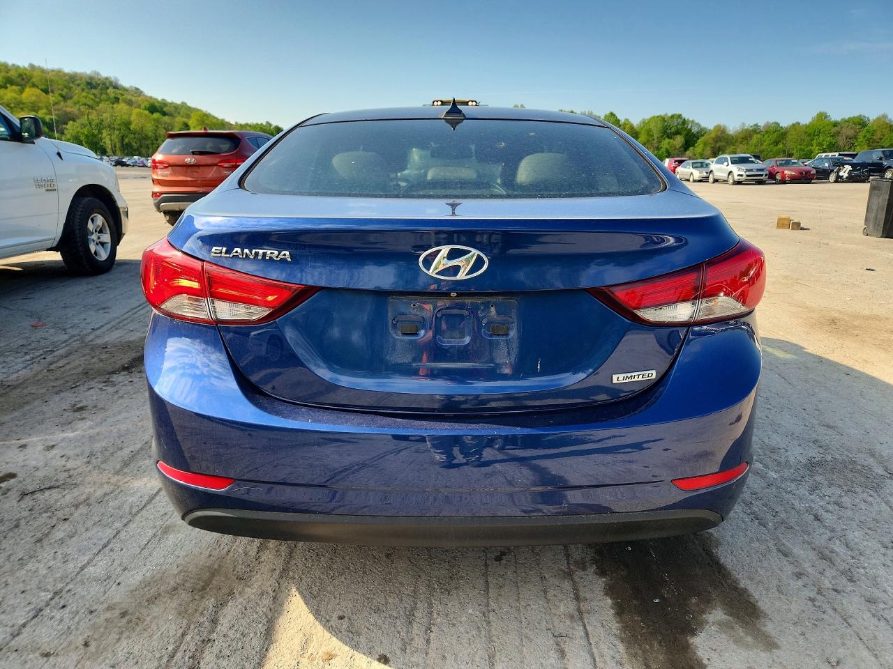 HYUNDAI ELANTRA 2015 — 7