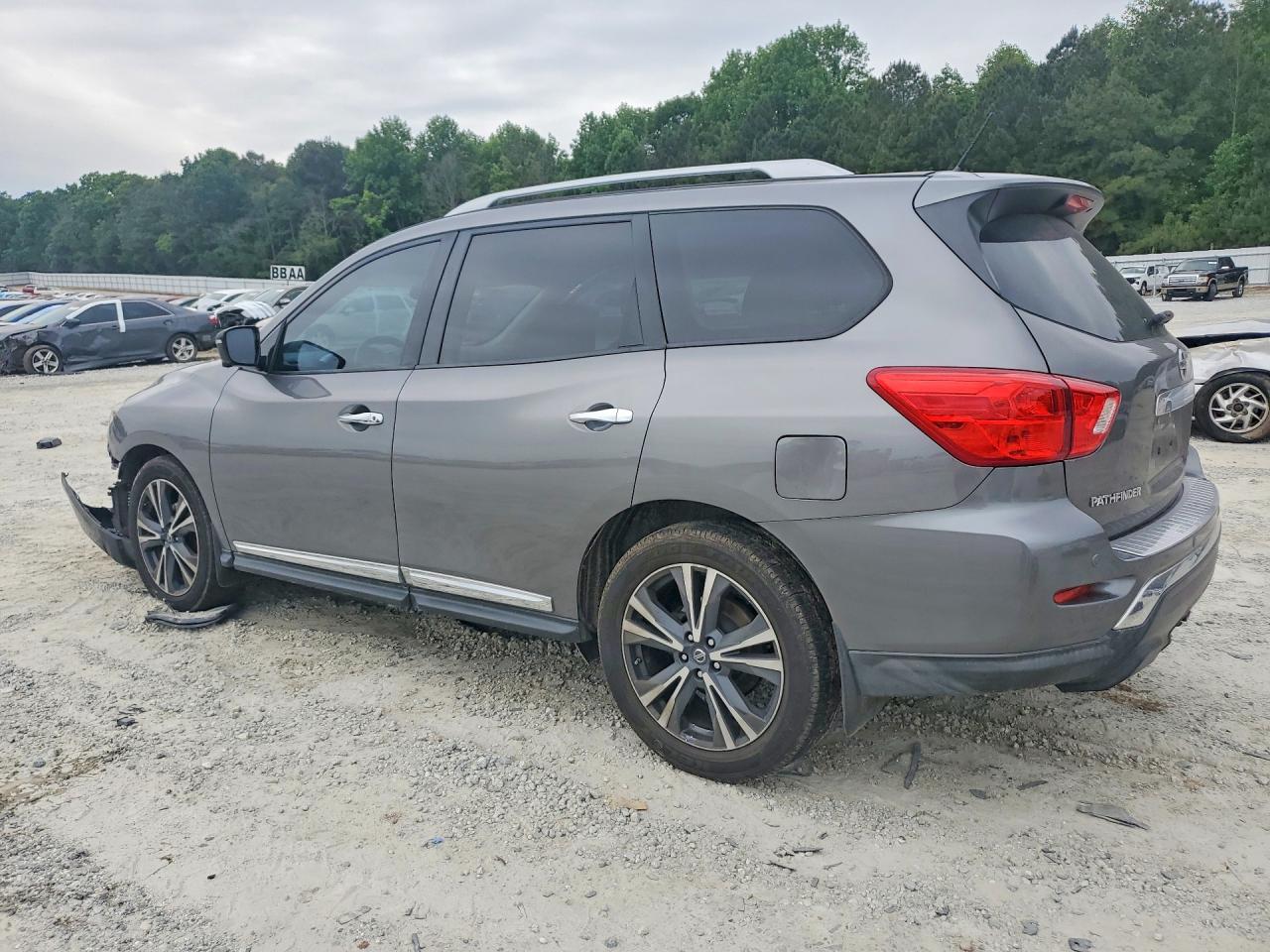 NISSAN PATHFINDER 2017 — 3