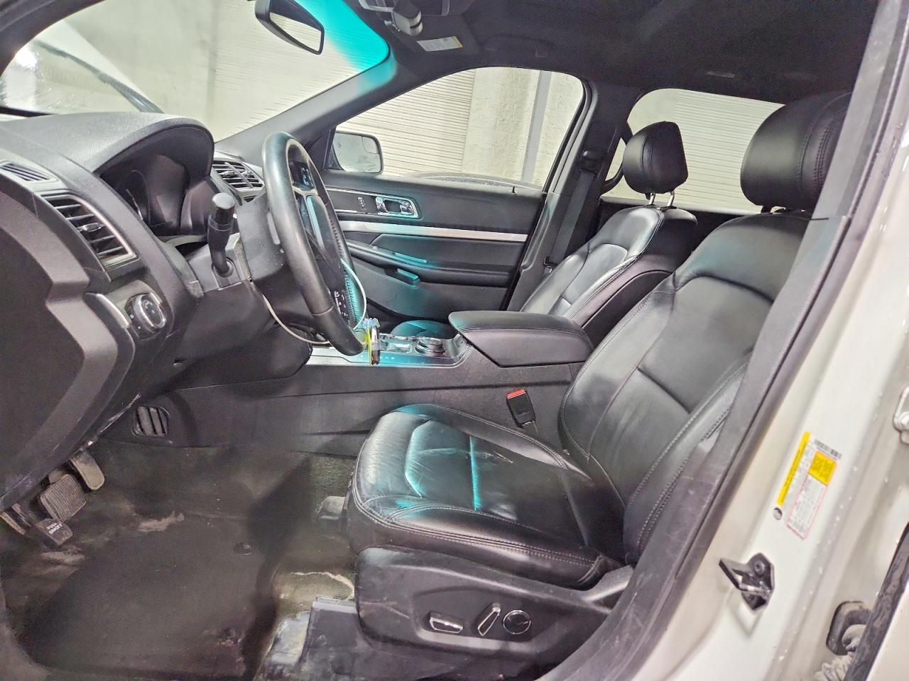 FORD EXPLORER 2017 — 8
