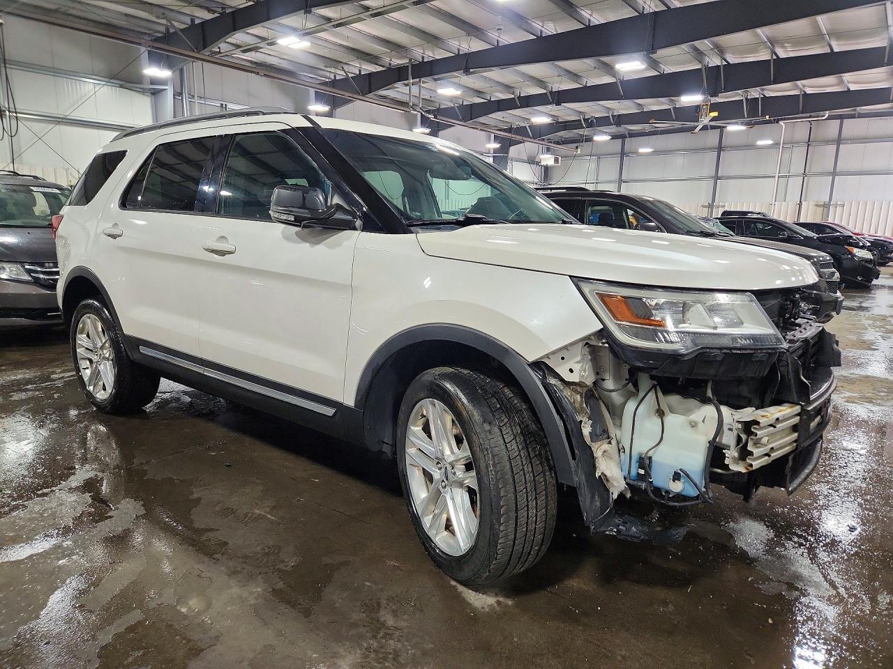 FORD EXPLORER 2017 — 5