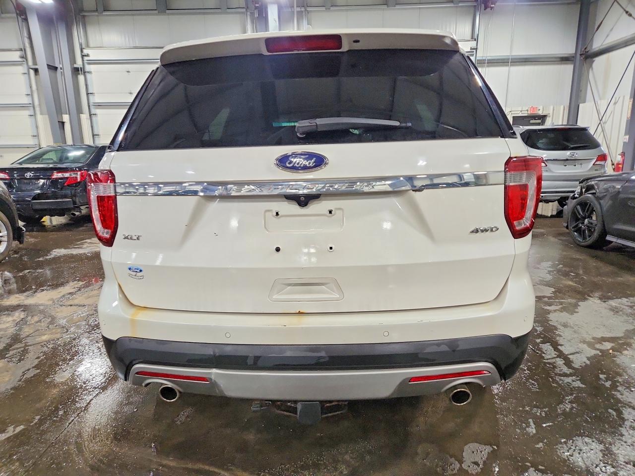 FORD EXPLORER 2017 — 7