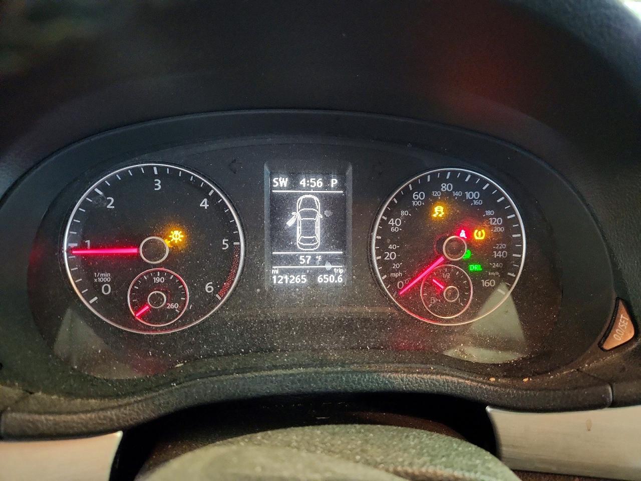 VOLKSWAGEN PASSAT 2013 — 10