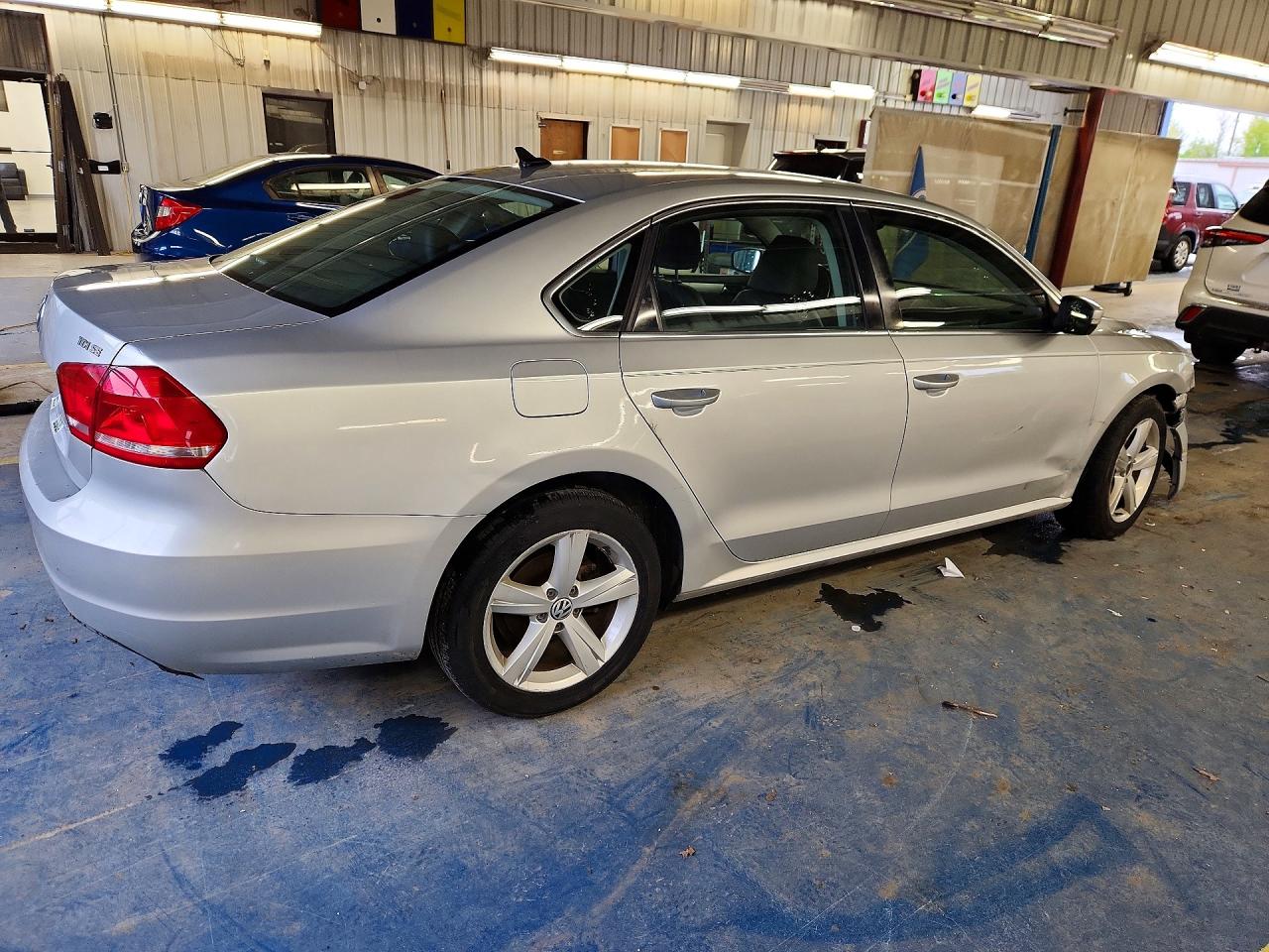 VOLKSWAGEN PASSAT 2013 — 4