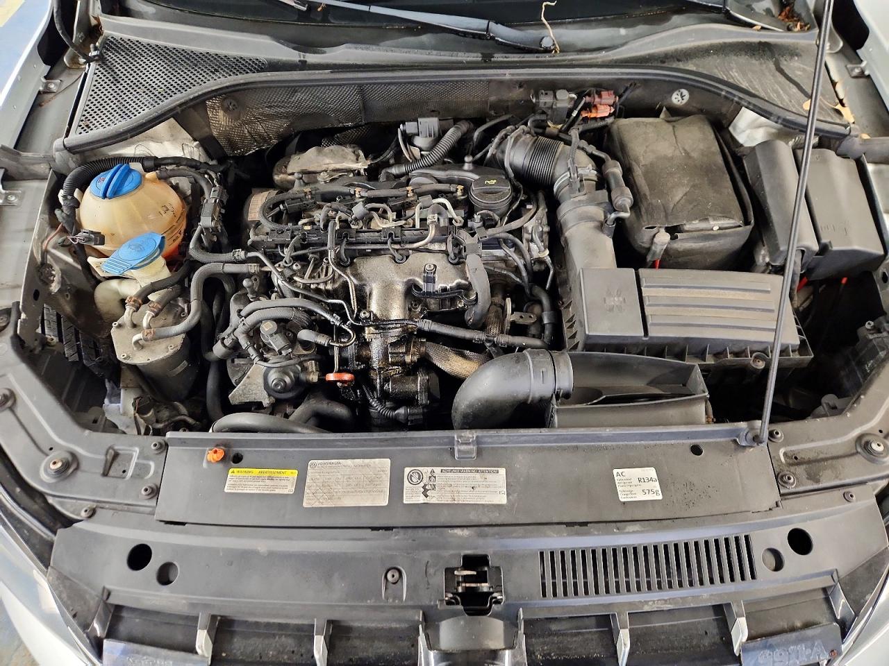VOLKSWAGEN PASSAT 2013 — 12