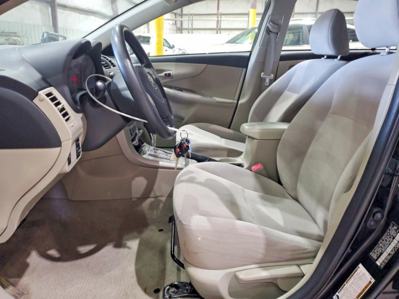 TOYOTA COROLLA 2011 — 8