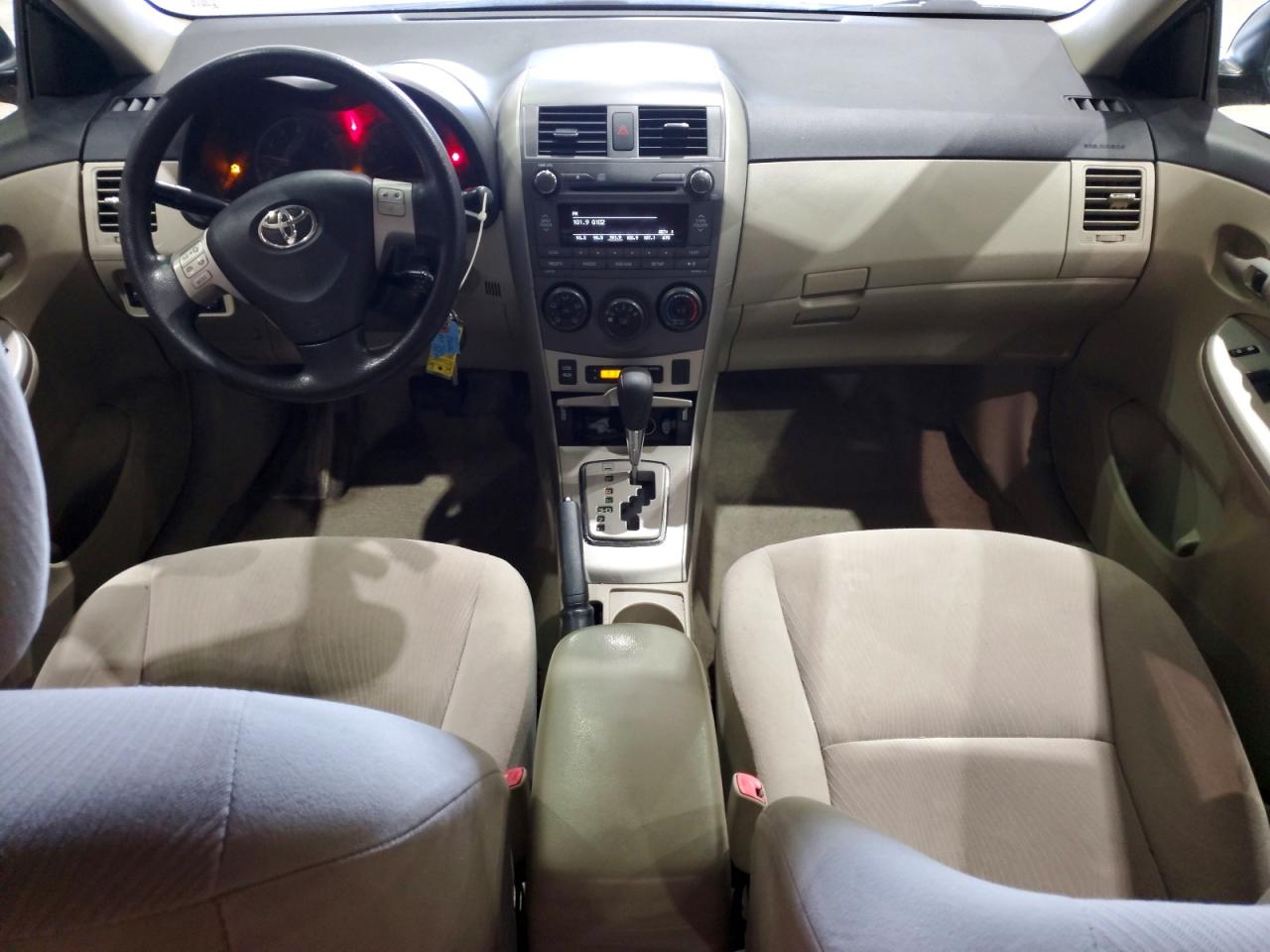 TOYOTA COROLLA 2011 — 9
