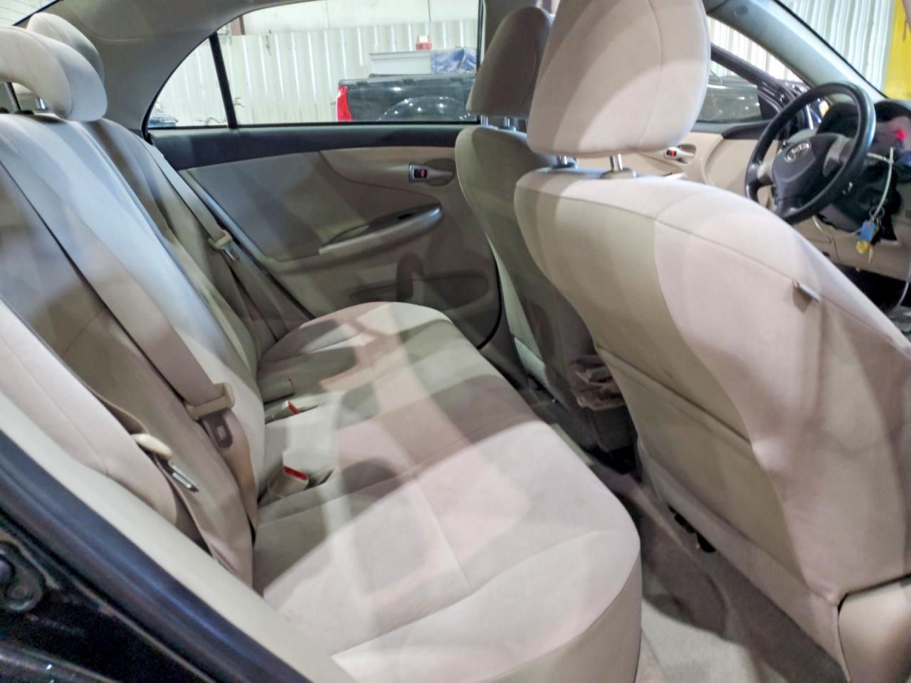 TOYOTA COROLLA 2011 — 11