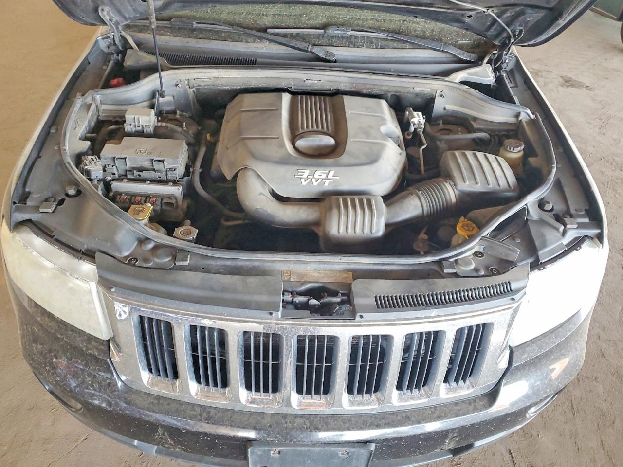 JEEP GRAND CHEROKEE 2013 — 12