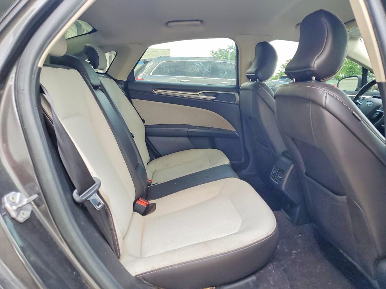 FORD FUSION 2019 — 11