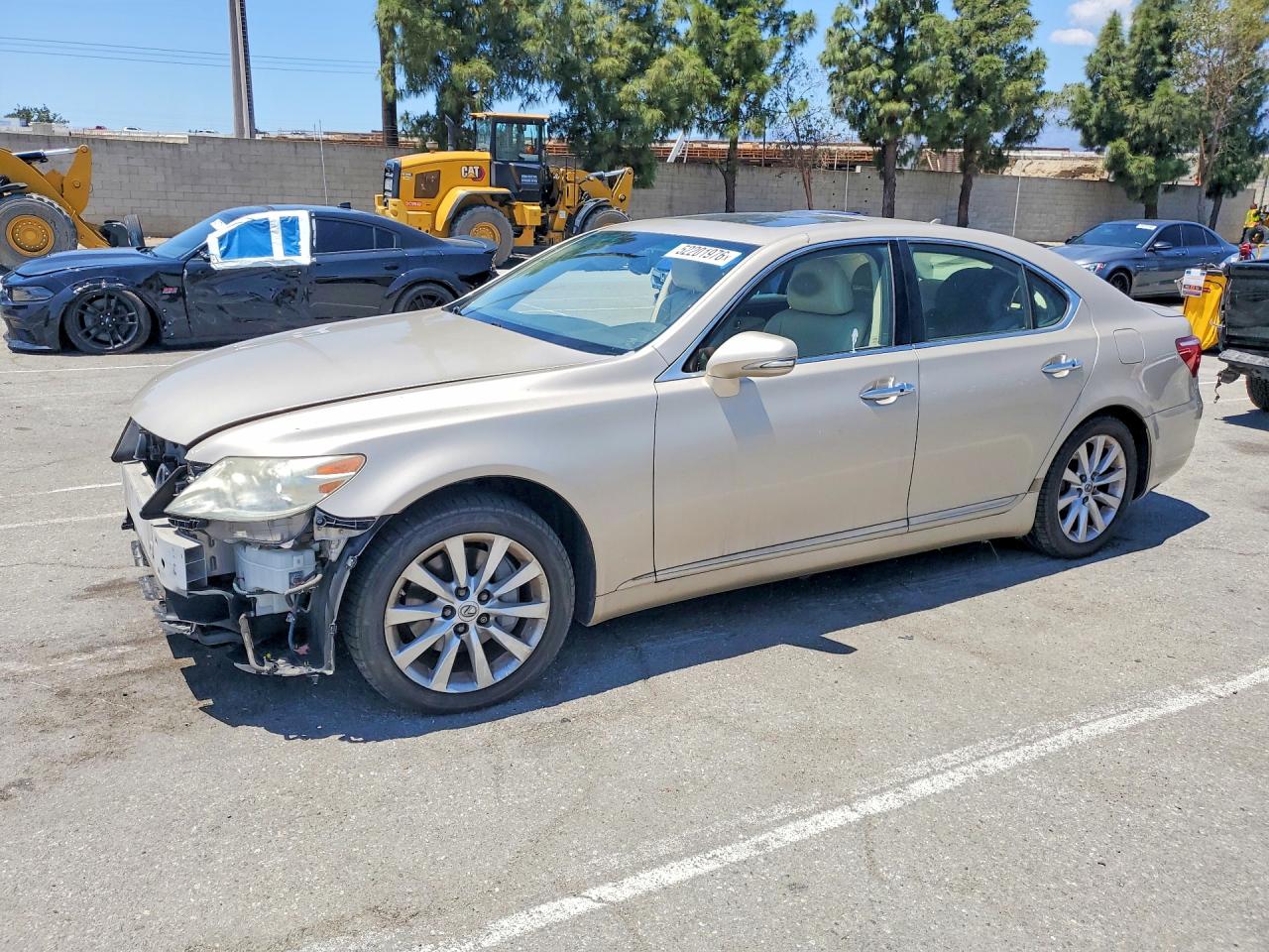 LEXUS LS 2011 — 2