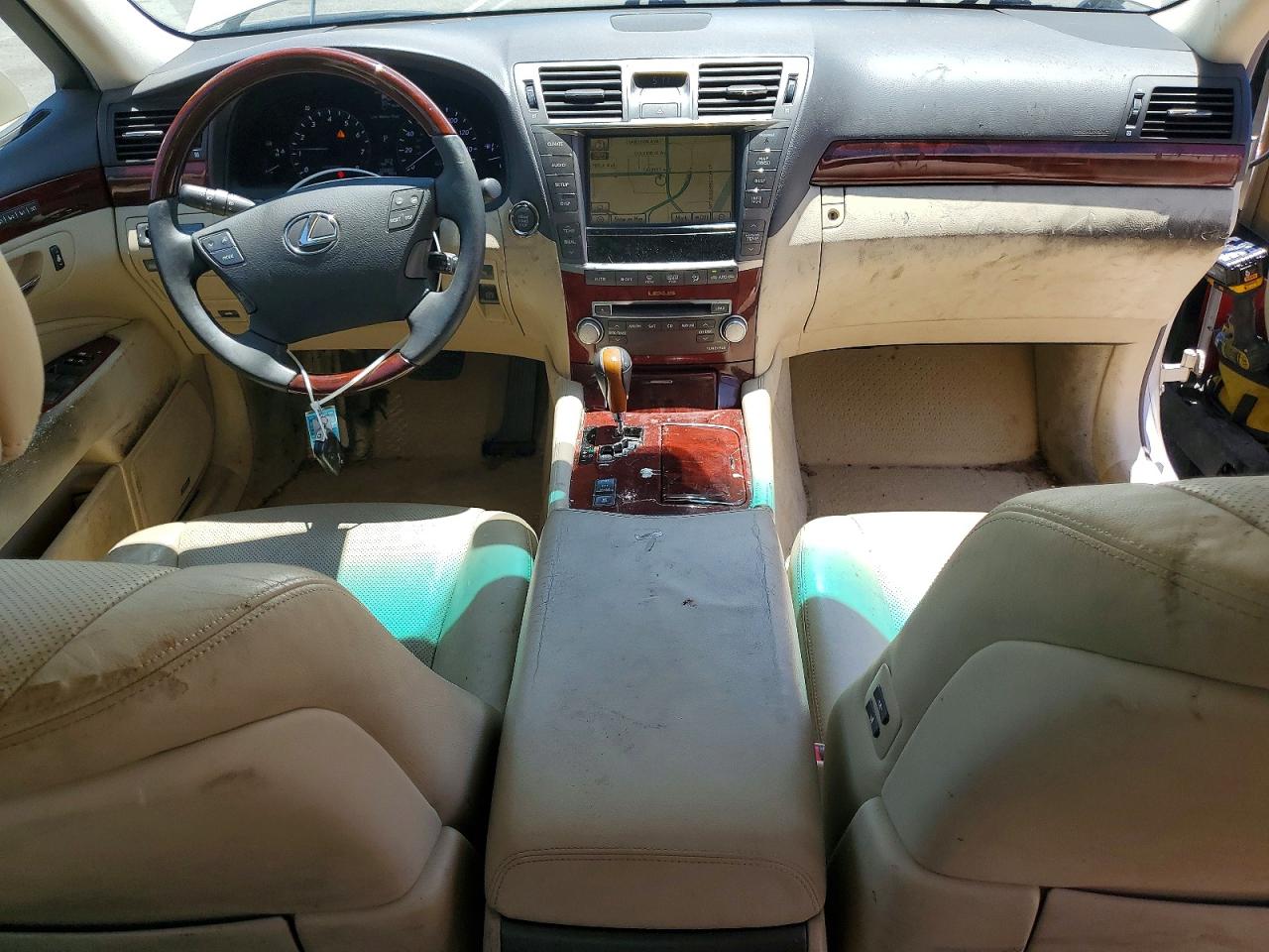 LEXUS LS 2011 — 9