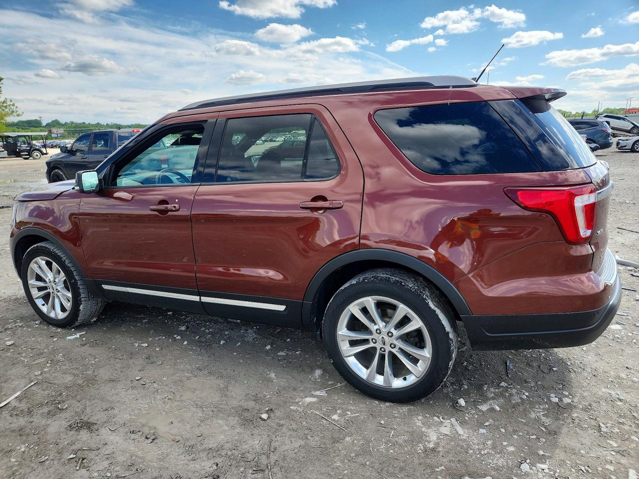 FORD EXPLORER 2018 — 3