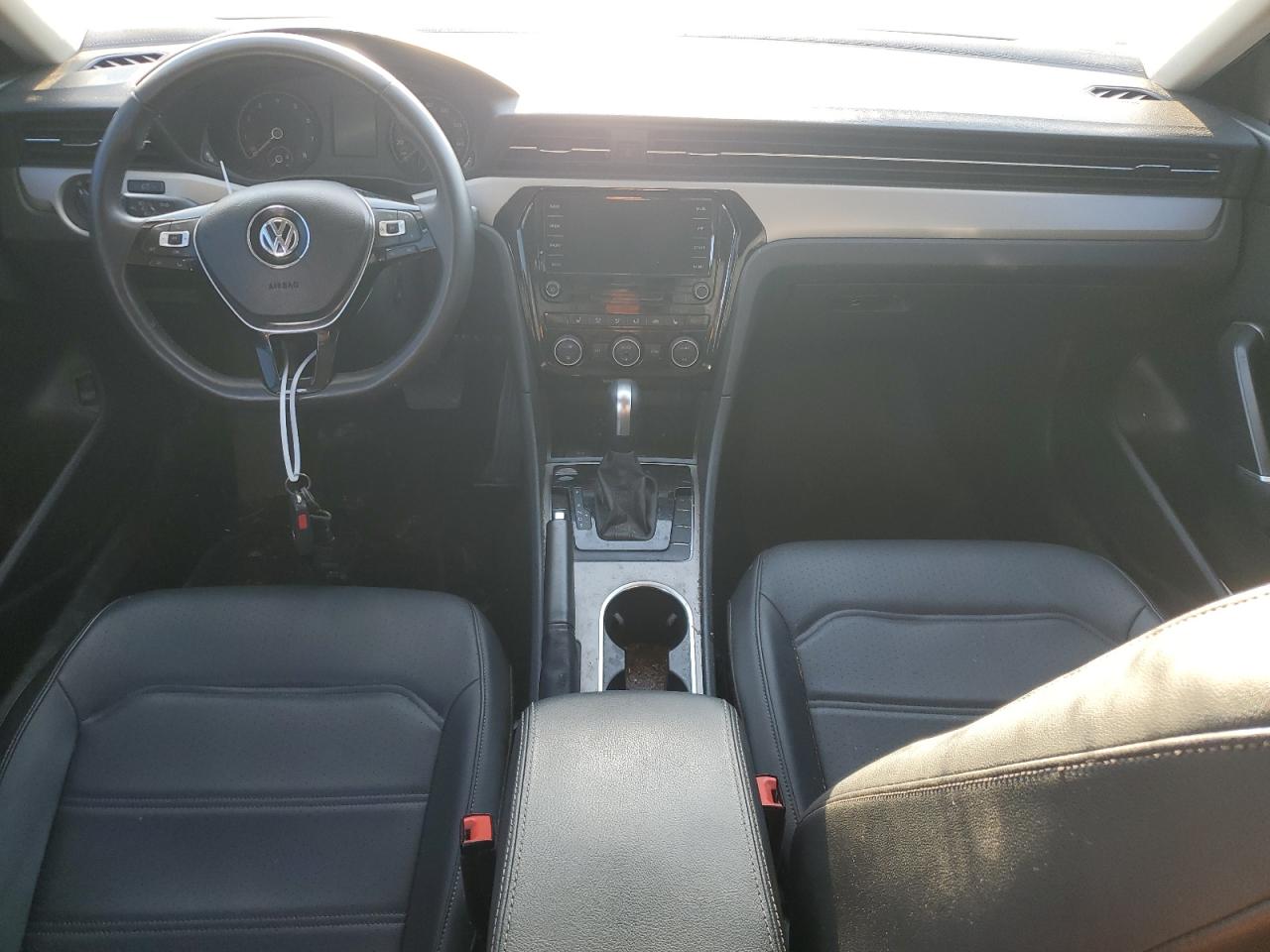 VOLKSWAGEN PASSAT 2021 — 9