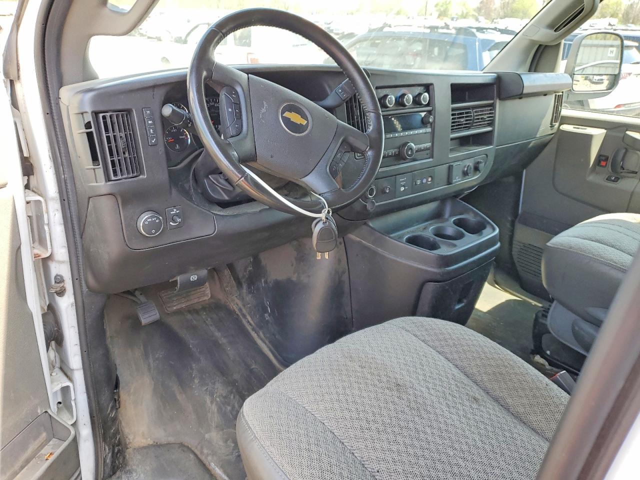 CHEVROLET EXPRESS G2500 2022 — 9