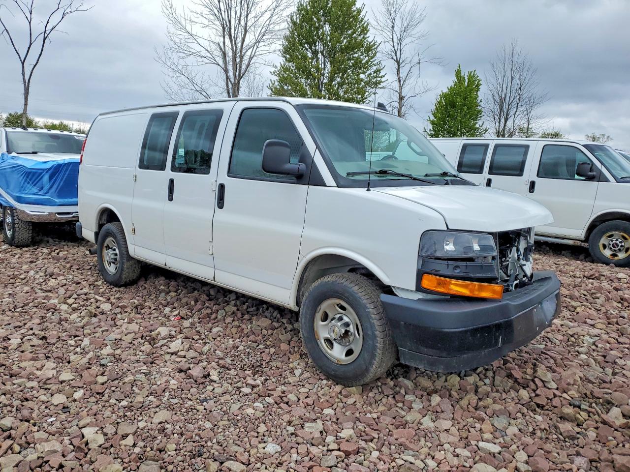 CHEVROLET EXPRESS G2500 2022 — 5