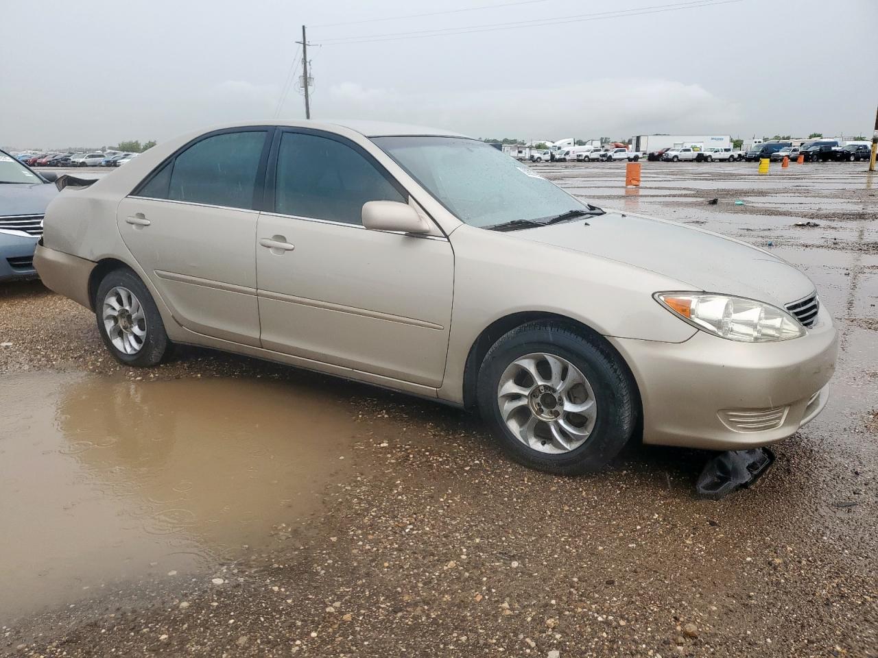 TOYOTA CAMRY 2006 — 5