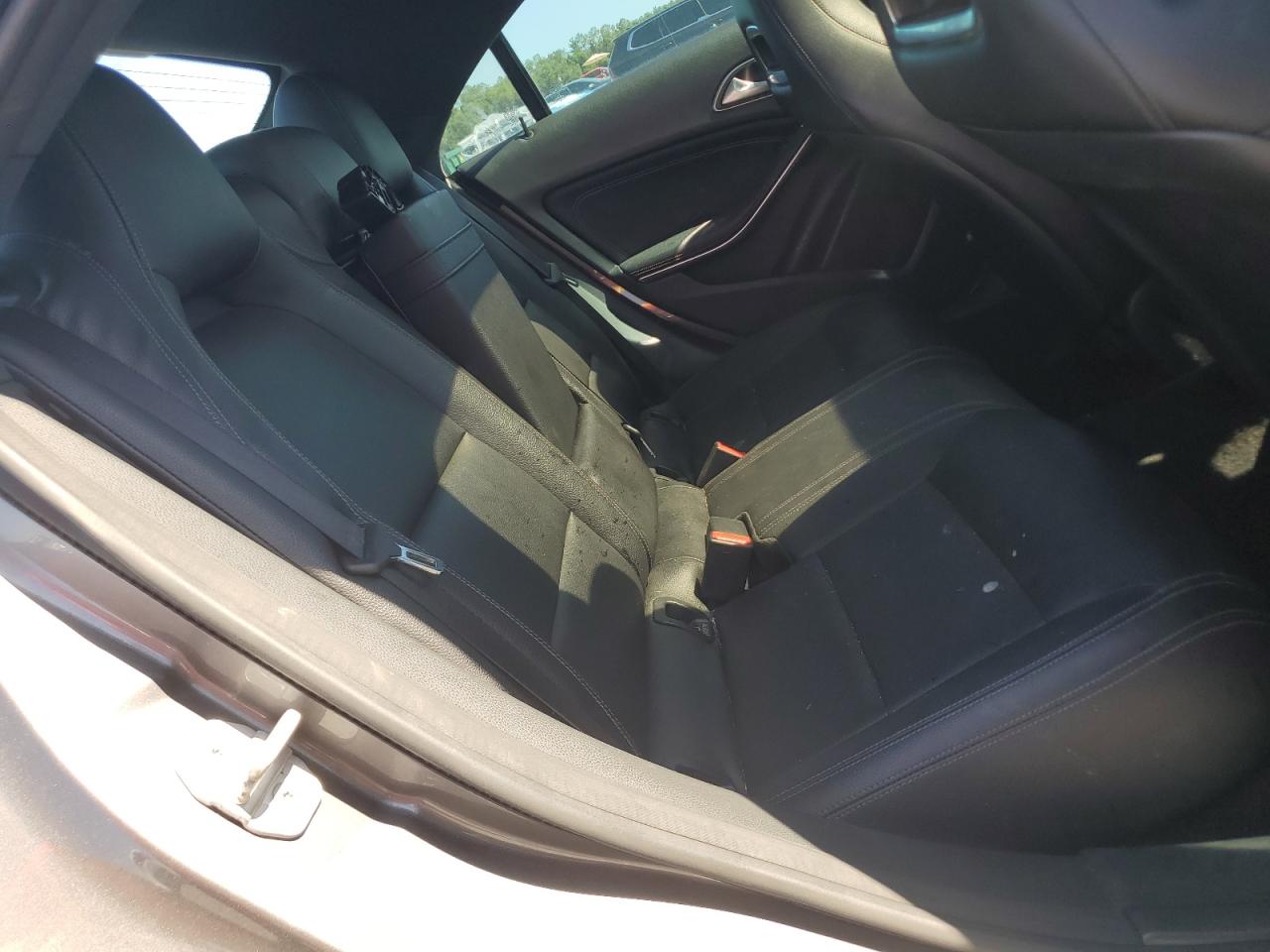 MERCEDES-BENZ CLA 2018 — 11